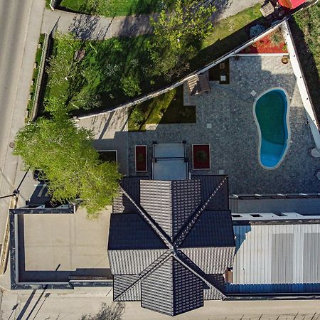 Hotel Kralj Кралево Екстер'єр фото