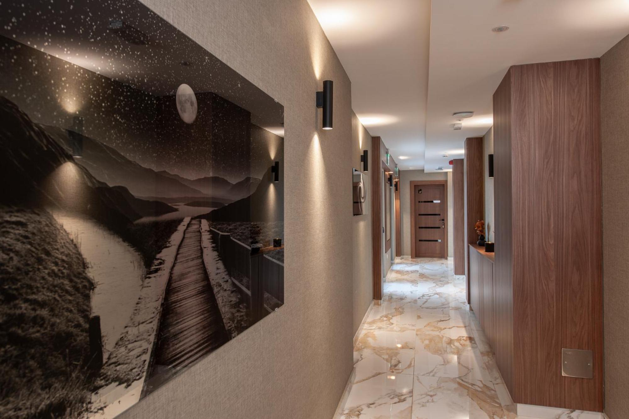 Hotel Kralj Кралево Екстер'єр фото