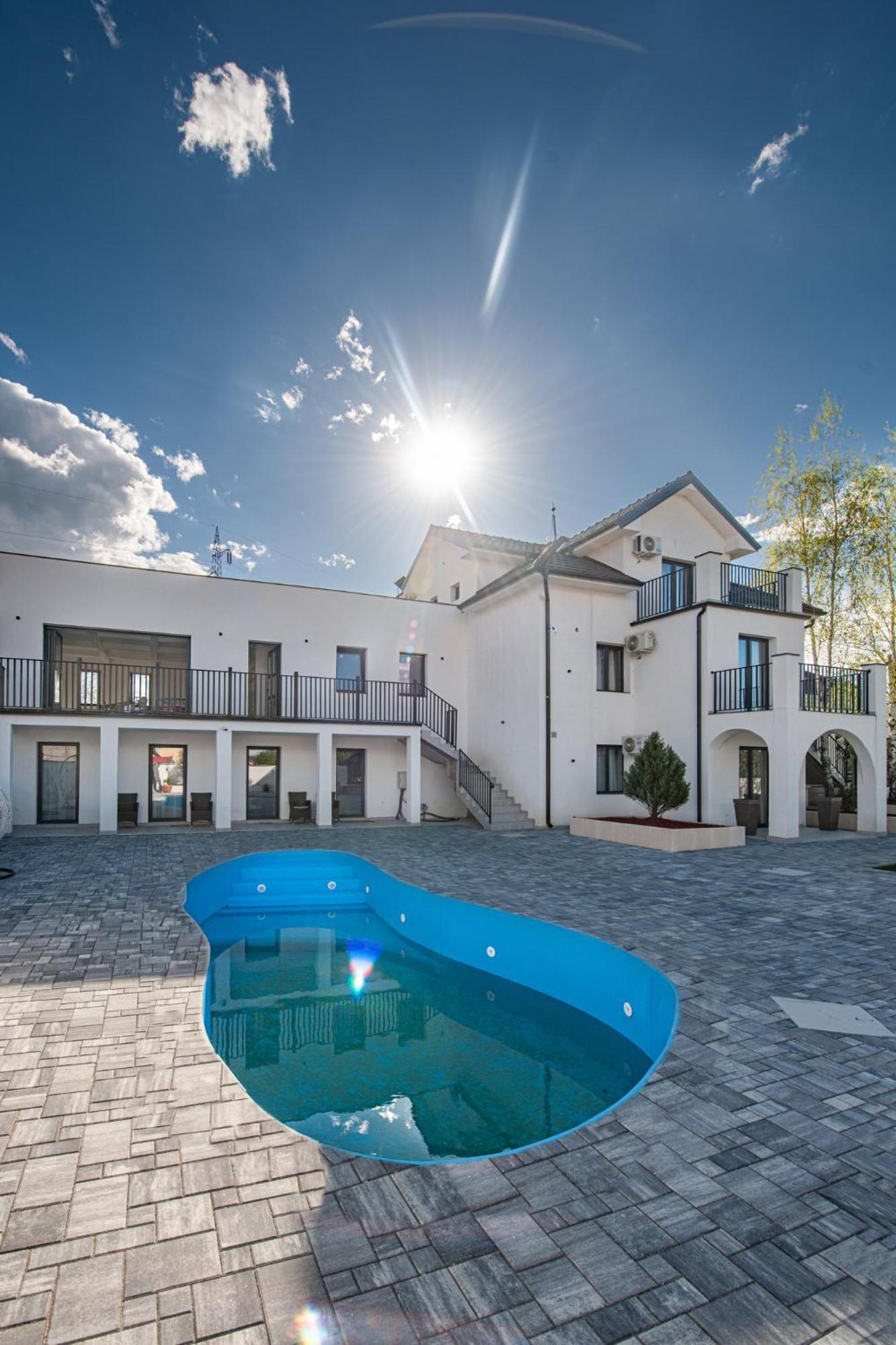 Hotel Kralj Кралево Екстер'єр фото