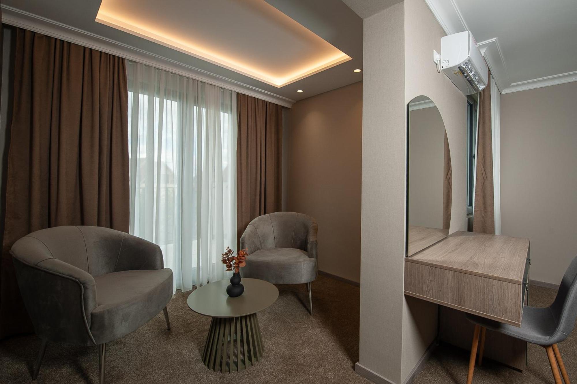 Hotel Kralj Кралево Екстер'єр фото